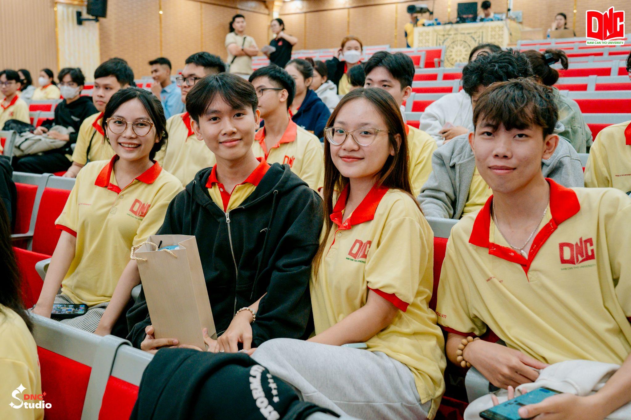 Nên chọn ngành Theo đam mê hay cơ hội việc làm? Góc nhìn từ thực tiễn Giáo dục Đại học