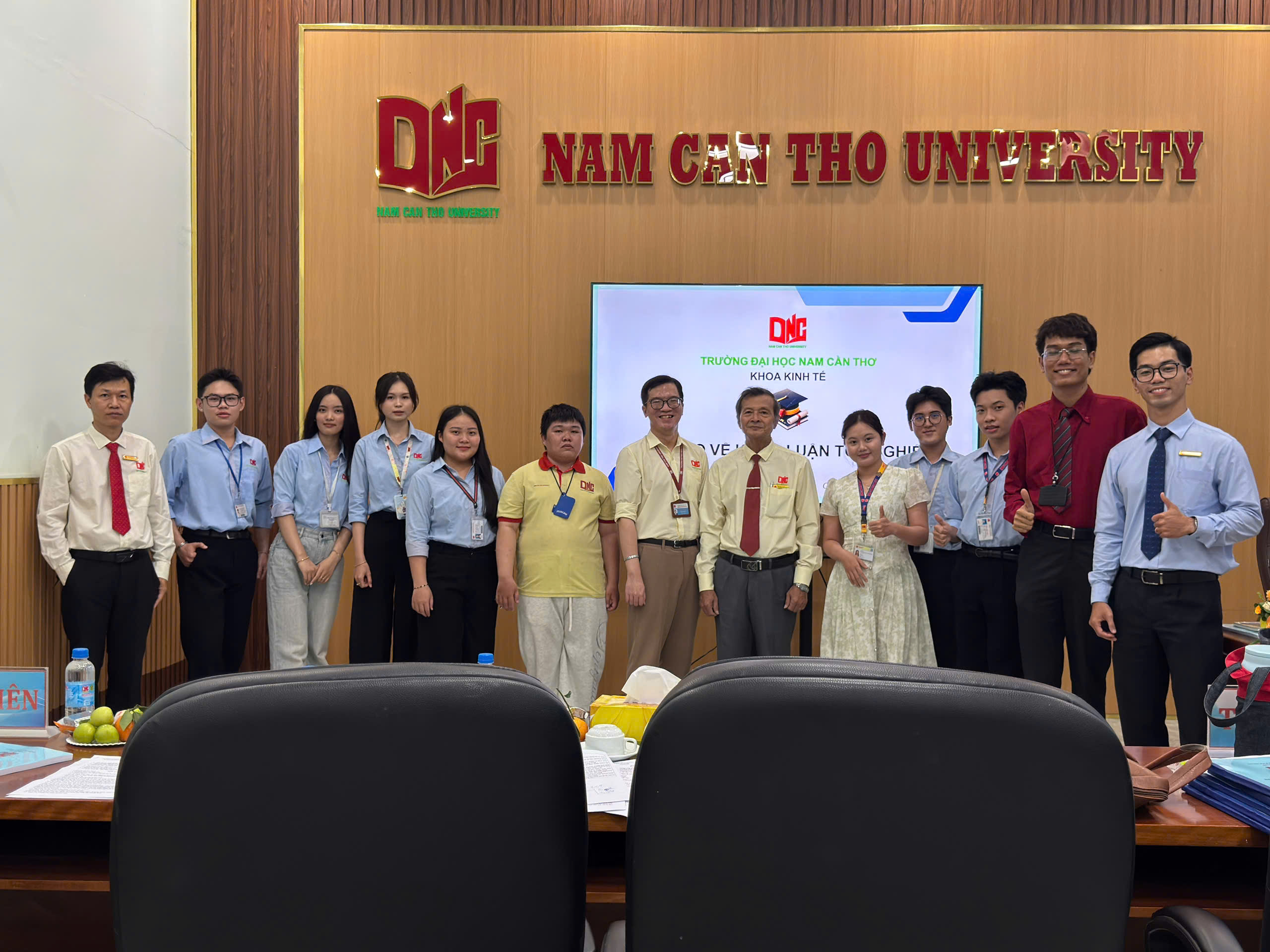 Hội đồng bảo vệ kh&oacute;a luận ng&agrave;nh Thương mại điện tử, Quan hệ c&ocirc;ng ch&uacute;ng v&agrave; Truyền th&ocirc;ng đa phương tiện